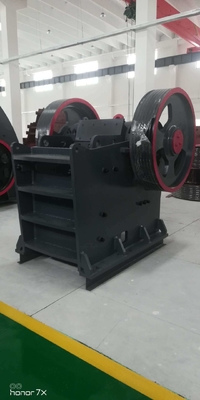 180-220kw Δύναμη κινητήρα PE1200*1500 Μικρός κινητός λιθόθρακας για λύσεις θρυμματισμού