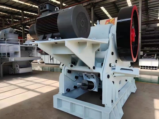 Μέγεθος εξόδου 100-250mm πέτρα συντρίμμια με και 290-845tph χωρητικότητα σε πέτρα σαγόνι συντρίμμια
