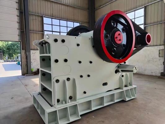 Συσσωρευτικό πετρώματος μαρμάρου 10-100tph Σπαστικό σαγόνι πέτρας με δονητική οθόνη και κινητήρα εναλλασσόμενου ρεύματος