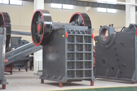 Απευθείας πώληση 10-200tph Ore Jaw Crusher με κινητήρα AC σε θερμότητα