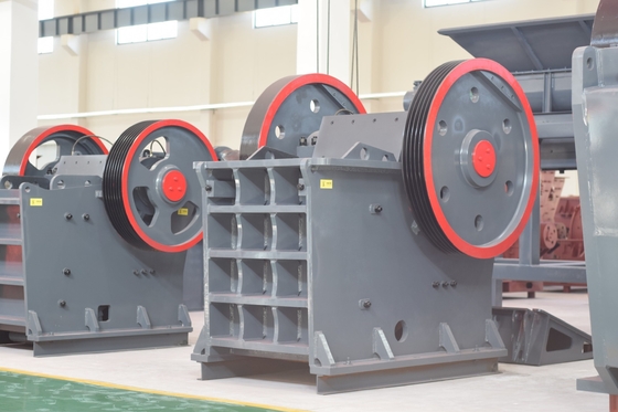 Απευθείας πώληση 10-200tph Ore Jaw Crusher με κινητήρα AC σε θερμότητα