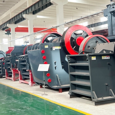 Προσαρμογή Quarry Jaw Crusher Ore Rock Crushing Plant με και 90-400kw ισχύος κινητήρα