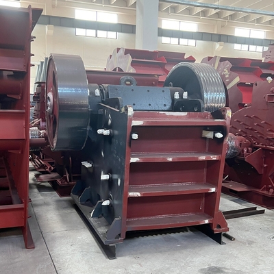 Προσαρμογή Quarry Jaw Crusher Ore Rock Crushing Plant με και 90-400kw ισχύος κινητήρα