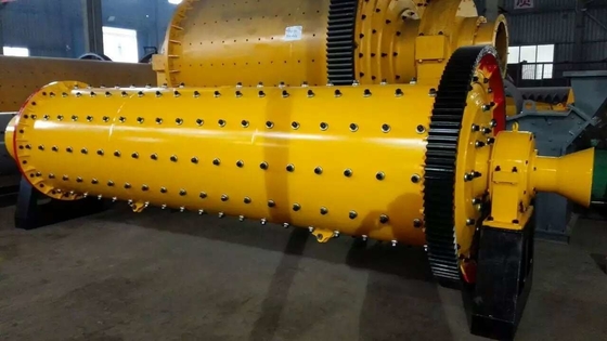 Μηχανικός Αναθέτει 10-100tph Ore Ball Mill από με ταχύτητα περιστροφής 18-37kw