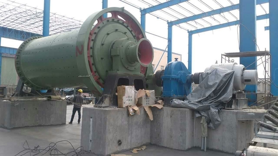 Μηχανικός Αναθέτει 10-100tph Ore Ball Mill από με ταχύτητα περιστροφής 18-37kw